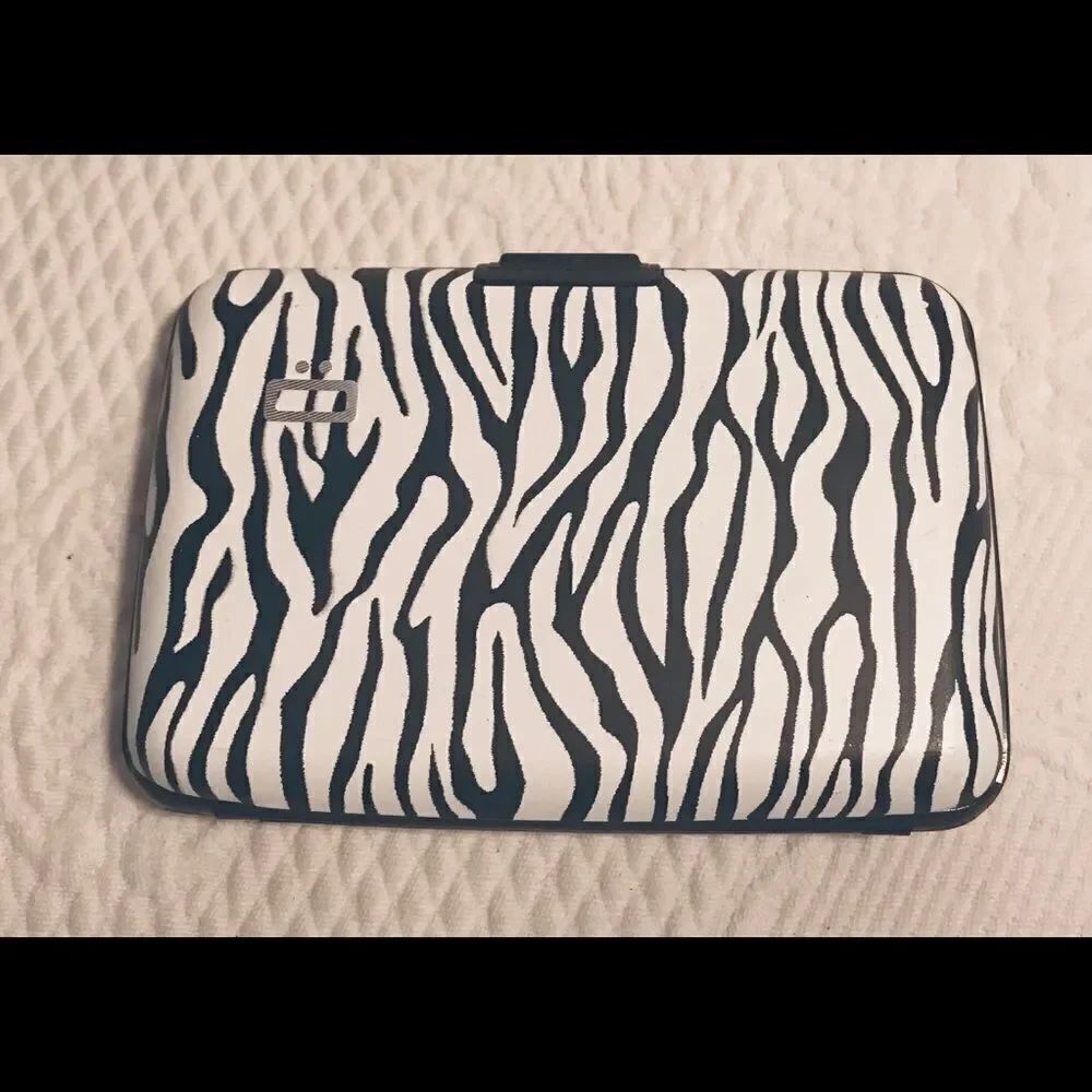 Ogon Designs card wallet